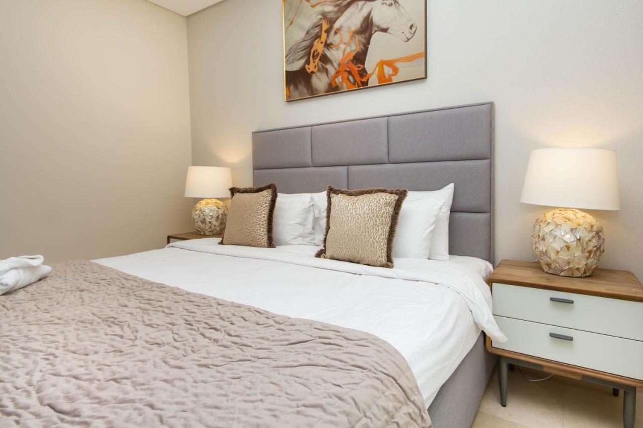 Bespoke Holiday Homes - Palm Jumeirah- 2 Bedroom Sea View With Pool & Beach Access, The 8 Dubai Exterior photo