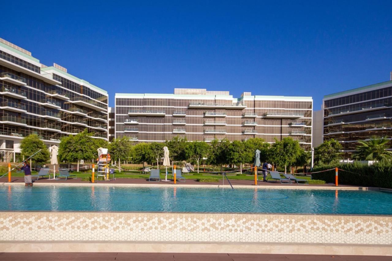 Bespoke Holiday Homes - Palm Jumeirah- 2 Bedroom Sea View With Pool & Beach Access, The 8 Dubai Exterior photo