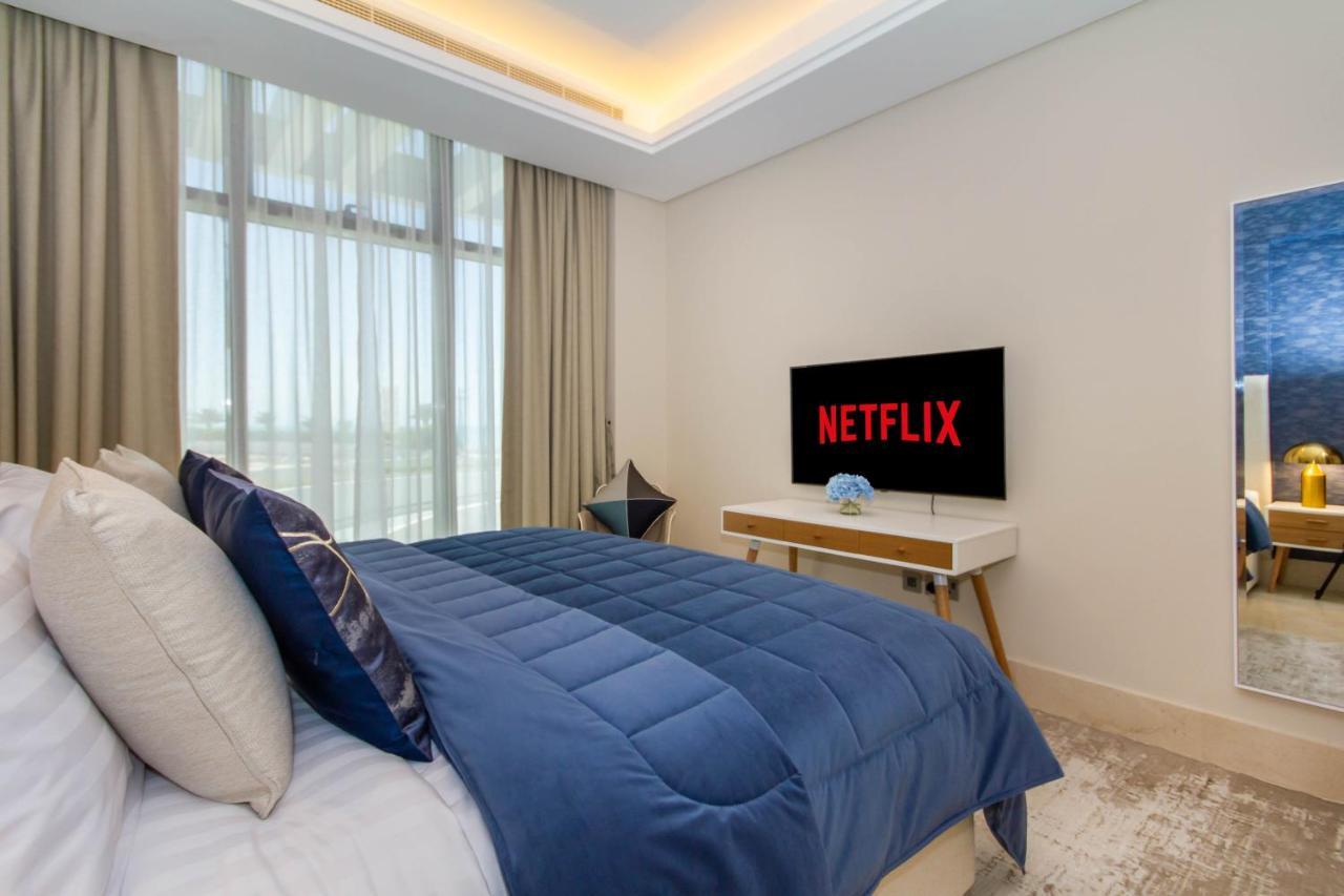 Bespoke Holiday Homes - Palm Jumeirah- 2 Bedroom Sea View With Pool & Beach Access, The 8 Dubai Exterior photo