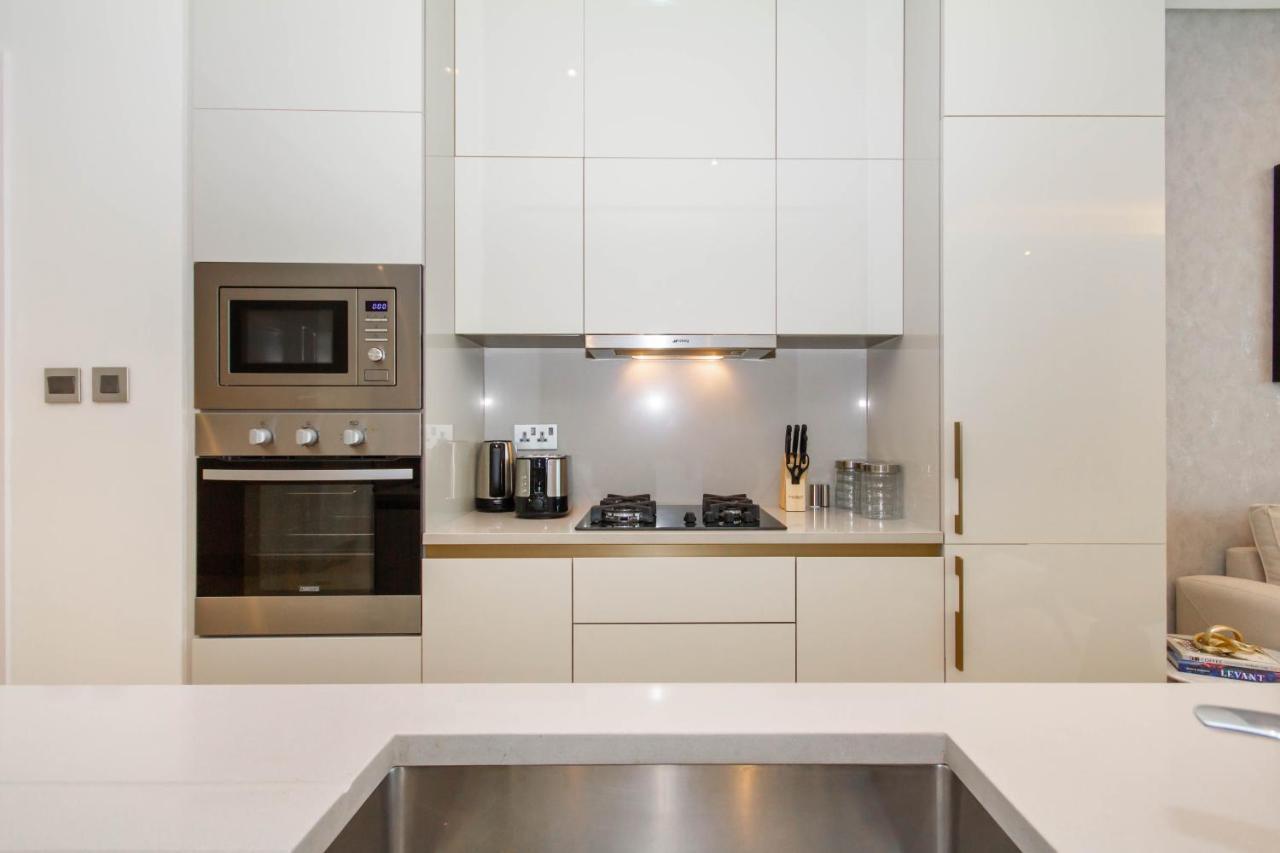 Bespoke Holiday Homes - Palm Jumeirah- 2 Bedroom Sea View With Pool & Beach Access, The 8 Dubai Exterior photo