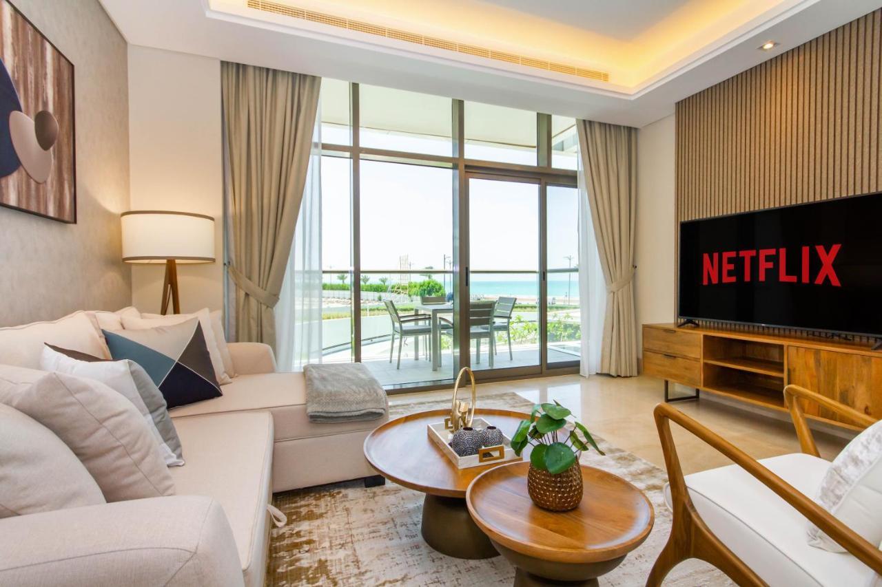 Bespoke Holiday Homes - Palm Jumeirah- 2 Bedroom Sea View With Pool & Beach Access, The 8 Dubai Exterior photo